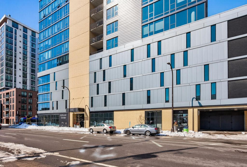 Photo of 740 Portland Avenue #810, Minneapolis, MN 55415 (MLS # 7022468)