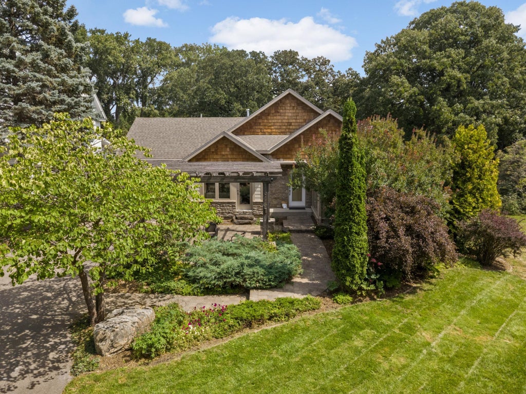 Photo of 1616 Mississippi River Boulevard S, Saint Paul, MN 55116 (MLS # 7129283)