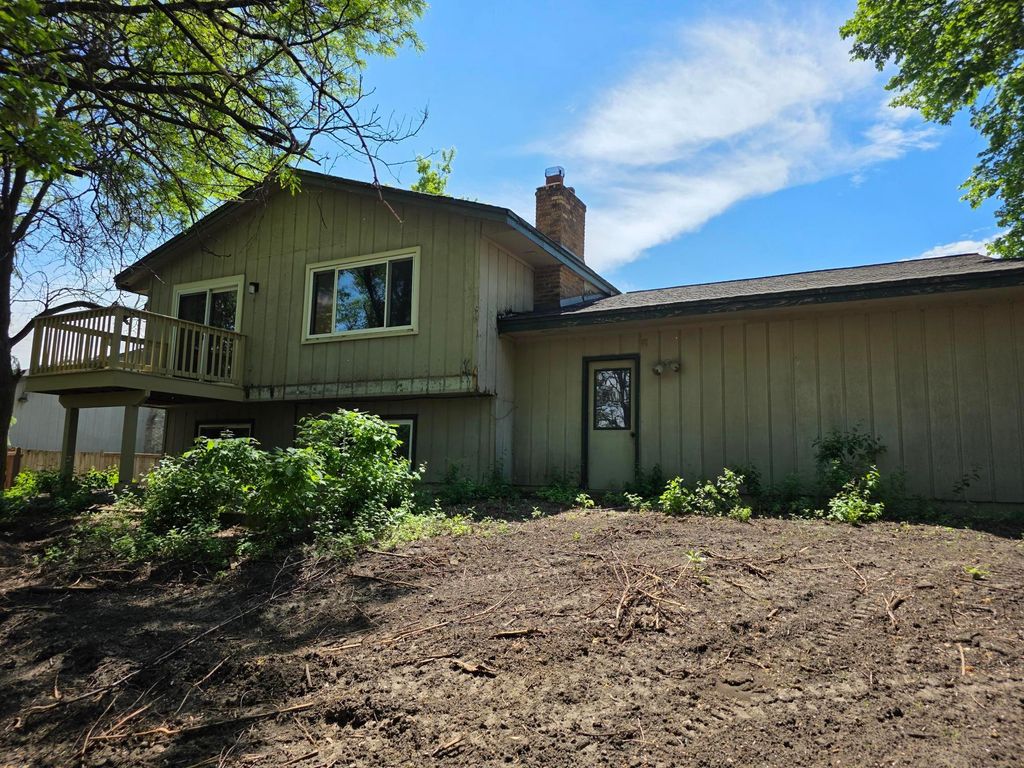 Photo of 13213 E Manor Boulevard, Burnsville, MN 55337 (MLS # 7084446)
