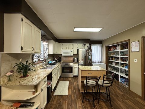 Photo of 202 S 6th Street, Montevideo, MN 56265 (MLS # 6792452)