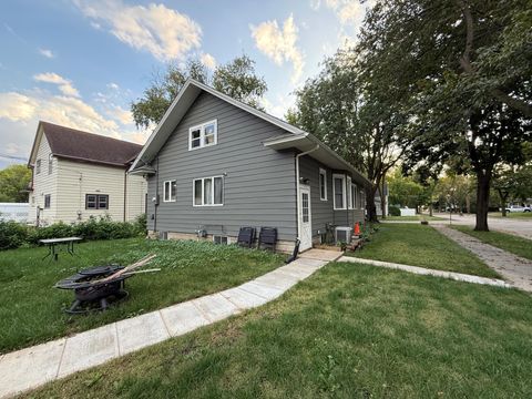 Photo of 202 S 6th Street, Montevideo, MN 56265 (MLS # 6792452)