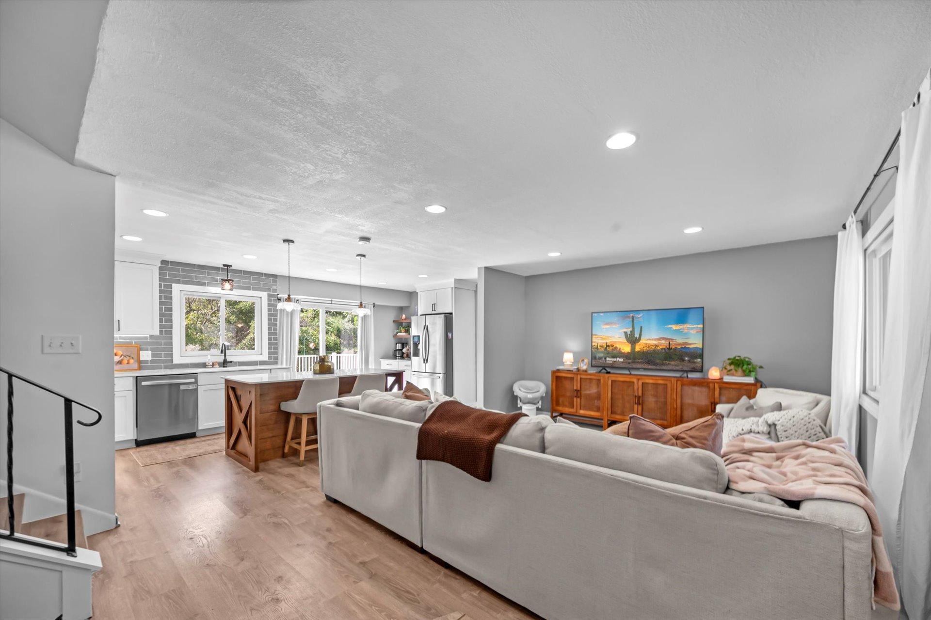 1655 Walnut Lane