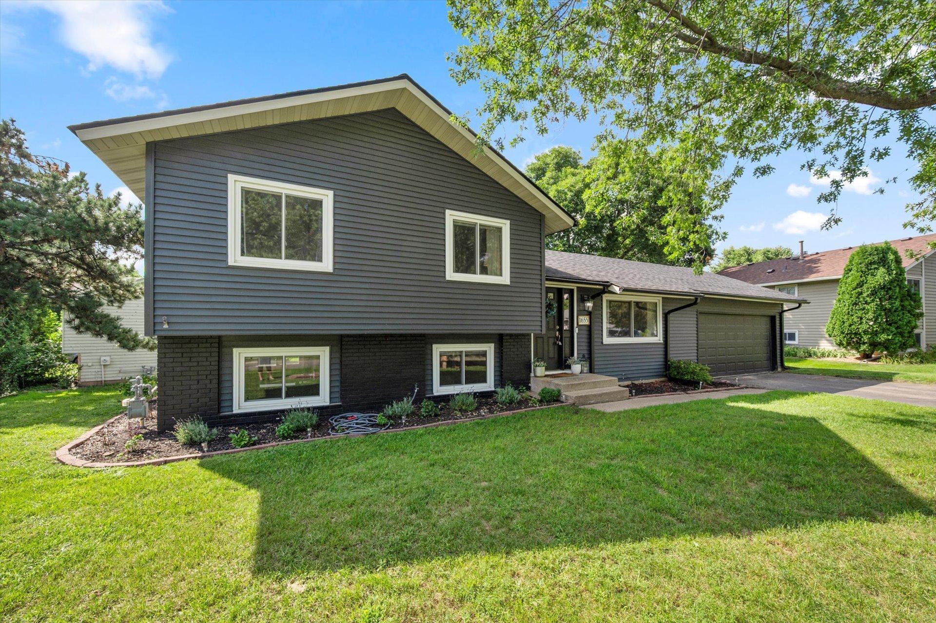 1655 Walnut Lane