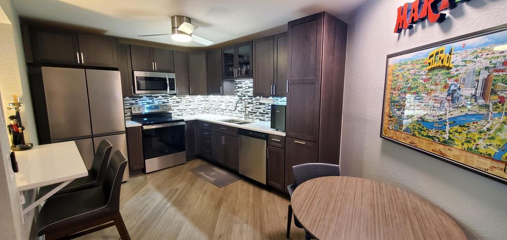 Photo of 1700 Four Oaks Rd Rd #238, Eagan, MN 55121 (MLS # 7003596)