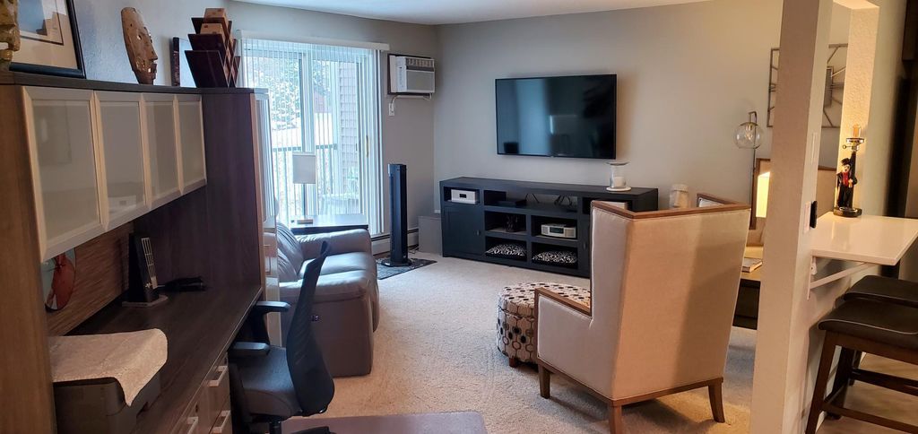 Photo of 1700 Four Oaks Rd Rd #238, Eagan, MN 55121 (MLS # 7003596)