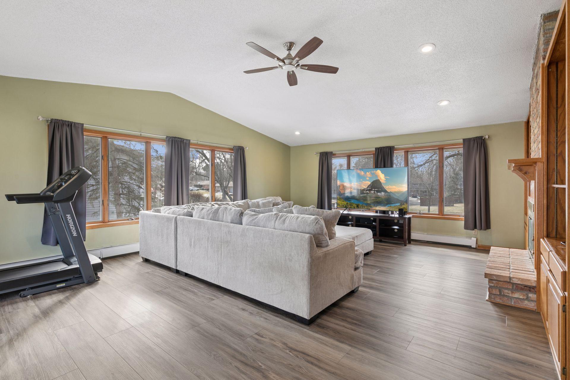 11205 River Hills Drive