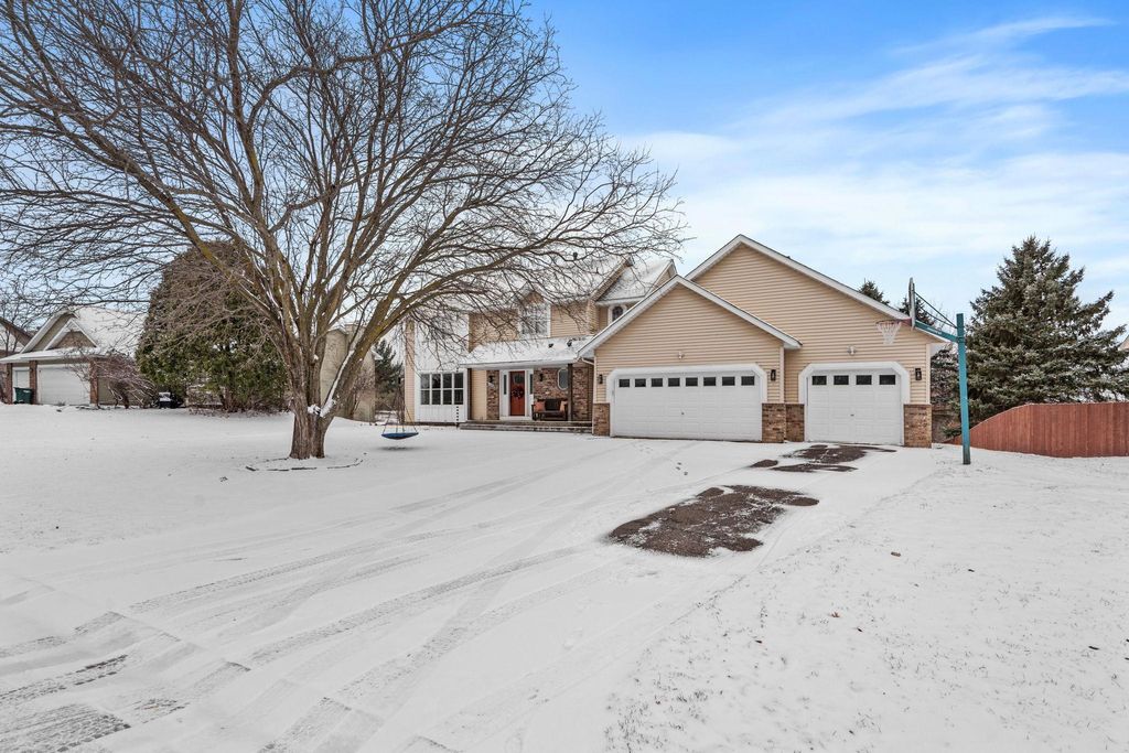 Photo of 1636 Thornhill Lane, Woodbury, MN 55125 (MLS # 7035902)