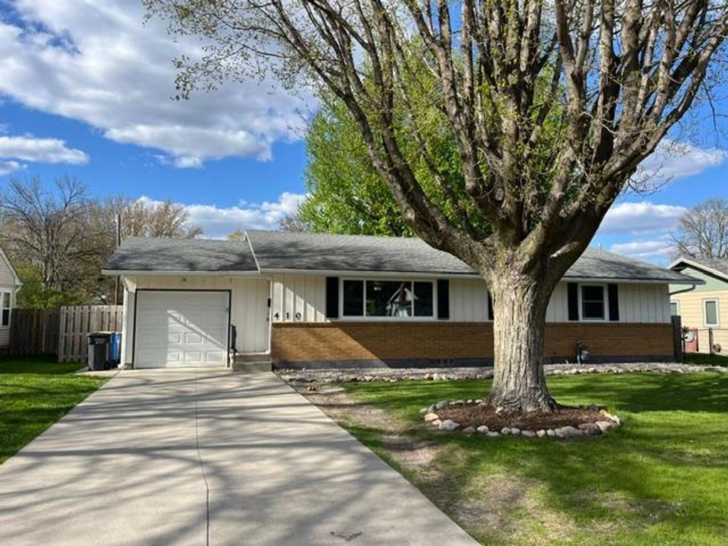 Photo of 410 Murray Street, Owatonna, MN 55060 (MLS # 7066498)
