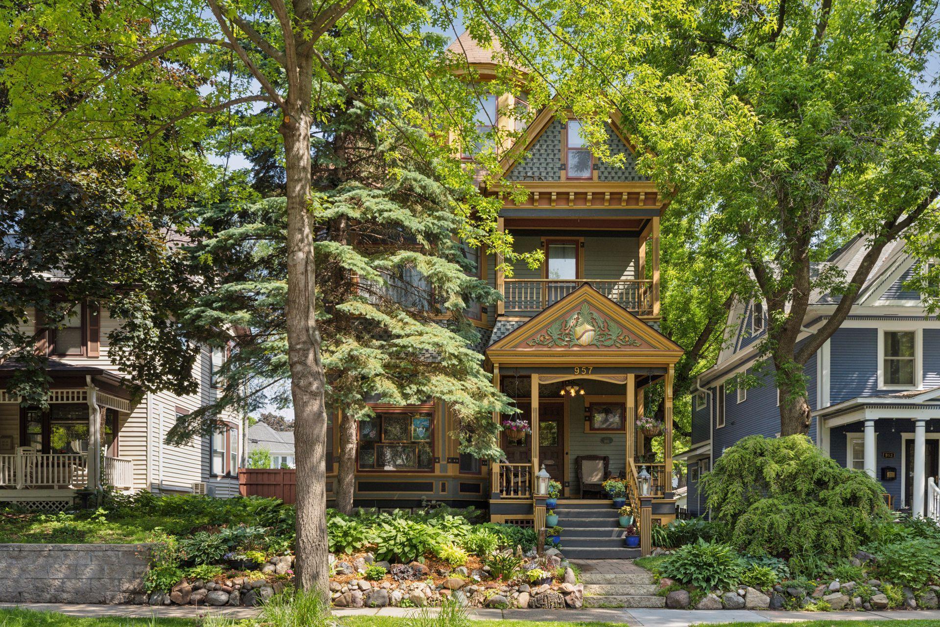 957 Ashland Avenue