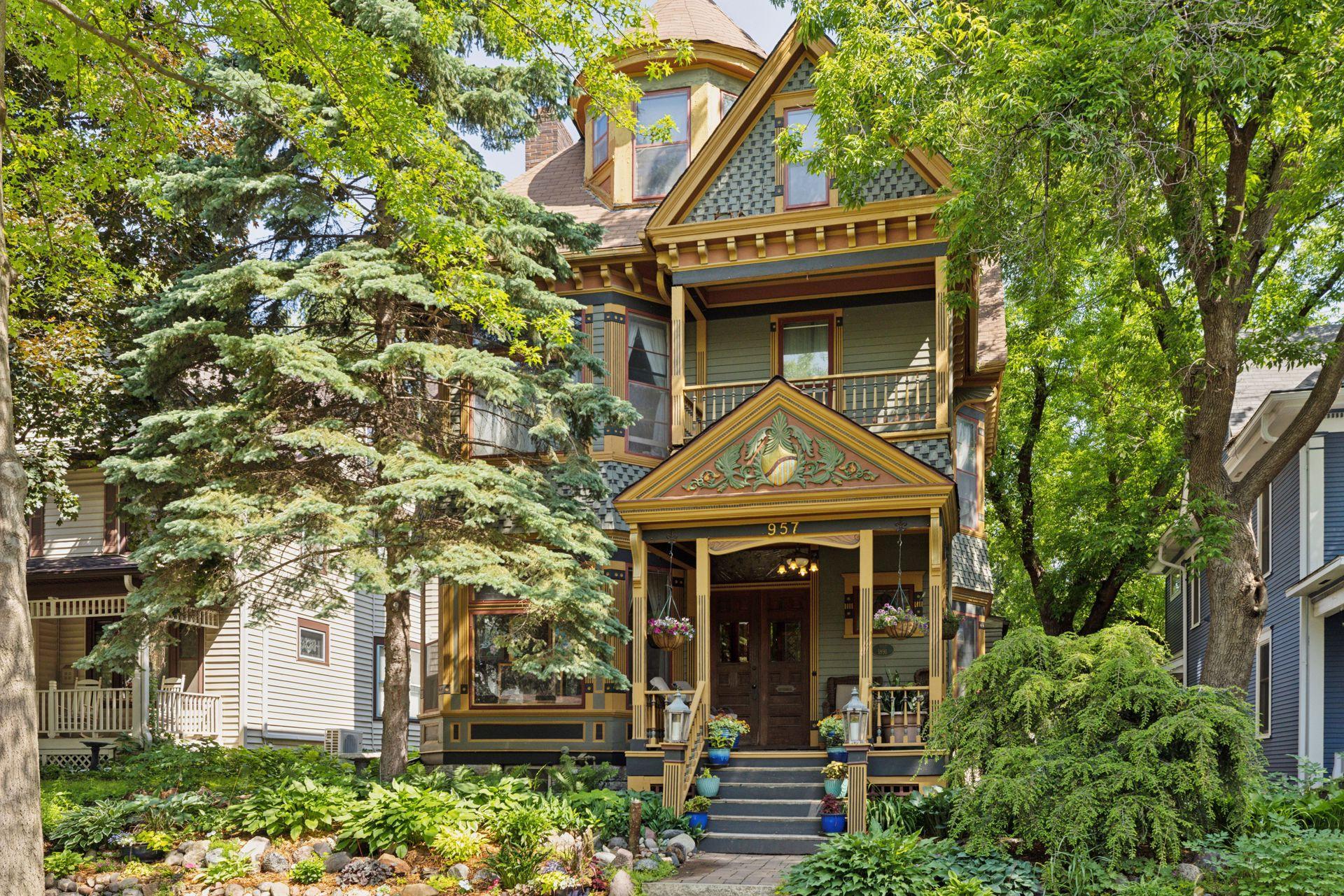 957 Ashland Avenue