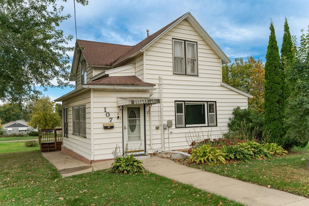 Photo of 107 4th Avenue NE, Dodge Center, MN 55927 (MLS # 7055450)