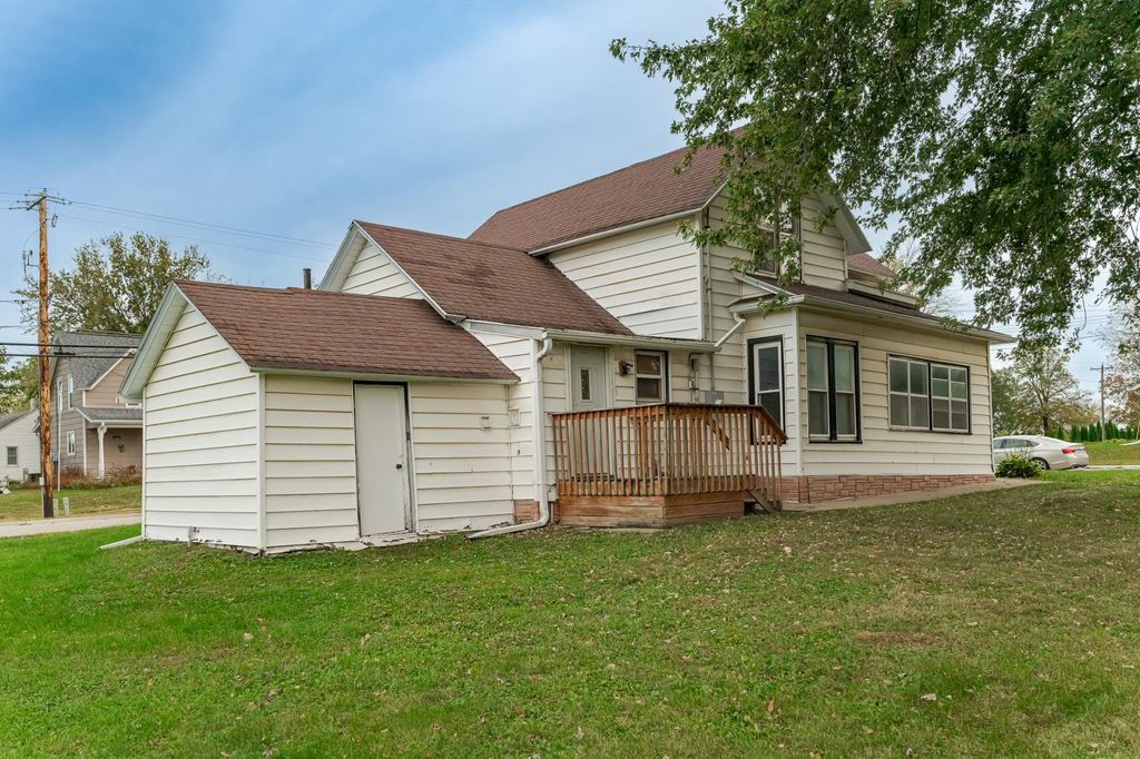 Photo of 107 4th Avenue NE, Dodge Center, MN 55927 (MLS # 7055450)