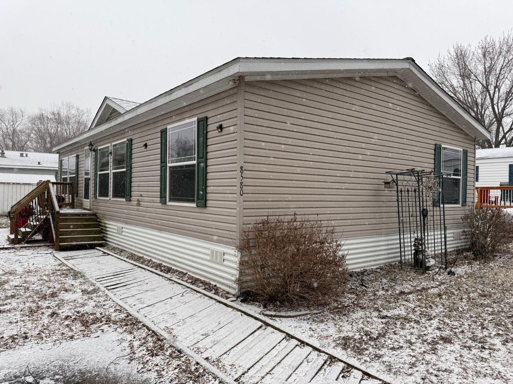 Photo of 8580 Atlantic Avenue Ave, Inver Grove Heights, MN 55077 (MLS # 7036896)