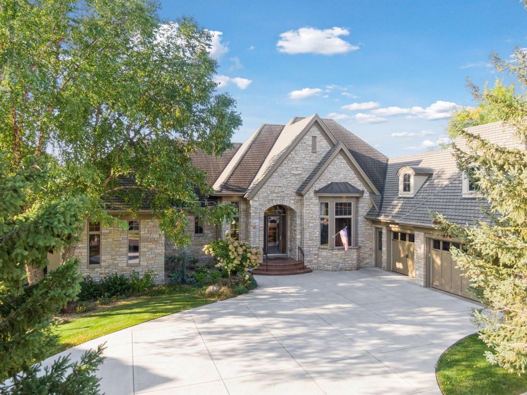 Photo of 10683 Sonoma Ridge, Eden Prairie, MN 55347 (MLS # 6799001)