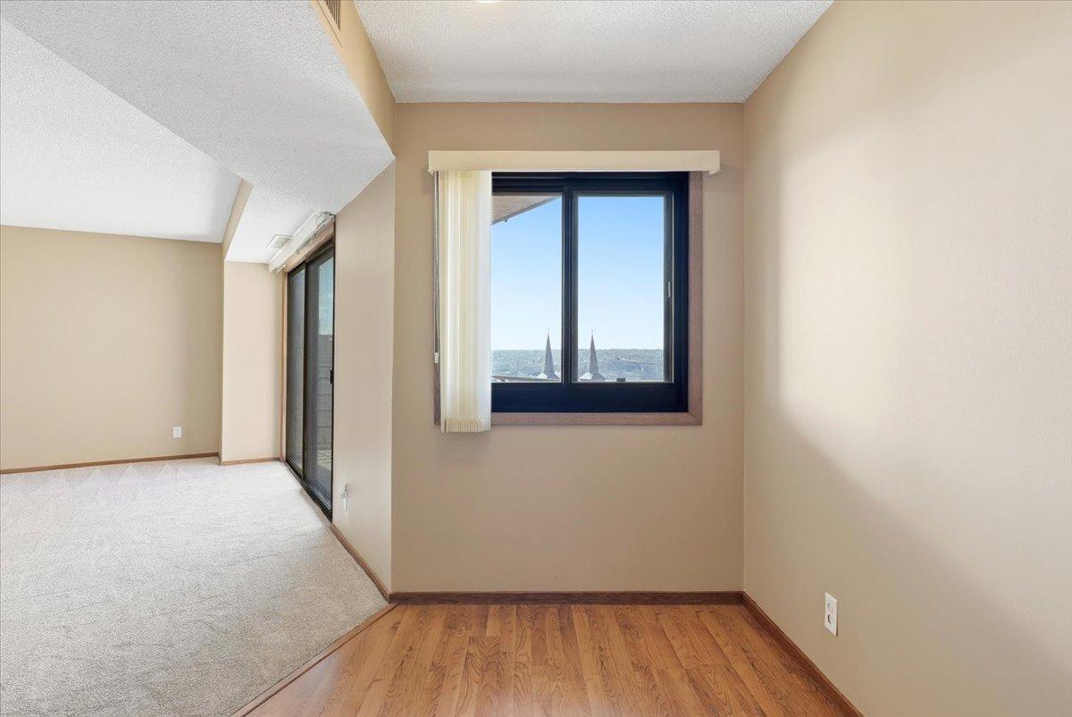 26 10th Street W 1809