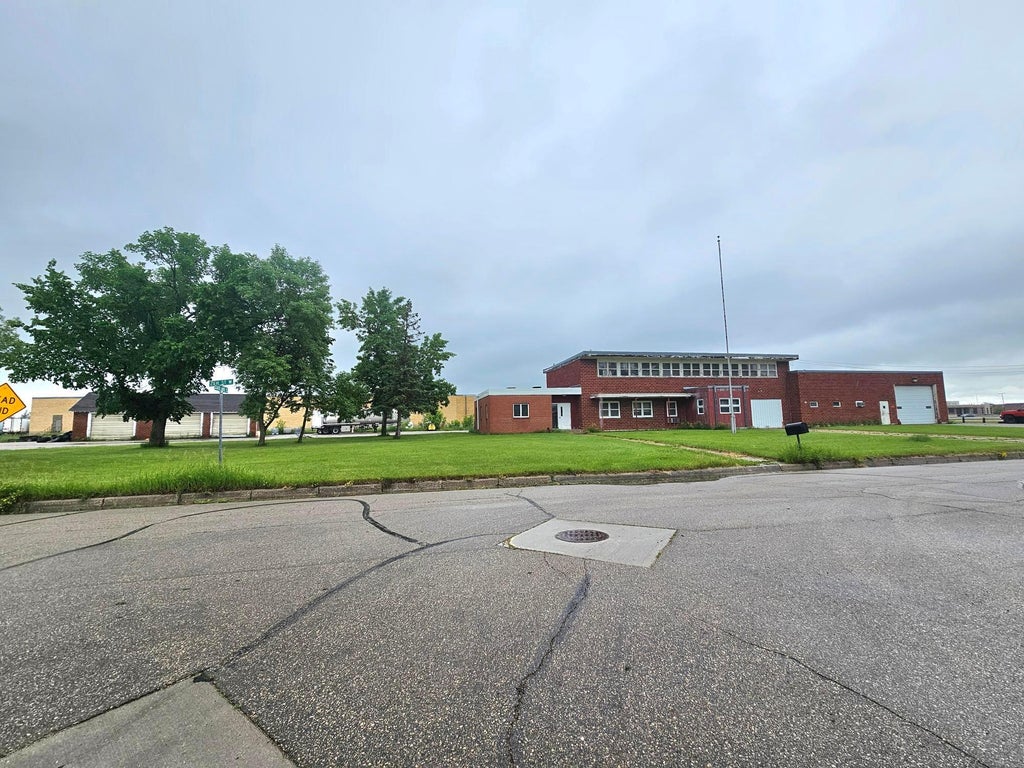 Photo of 423 Zeh Street W, Thief River Falls, MN 56701 (MLS # 7095707)