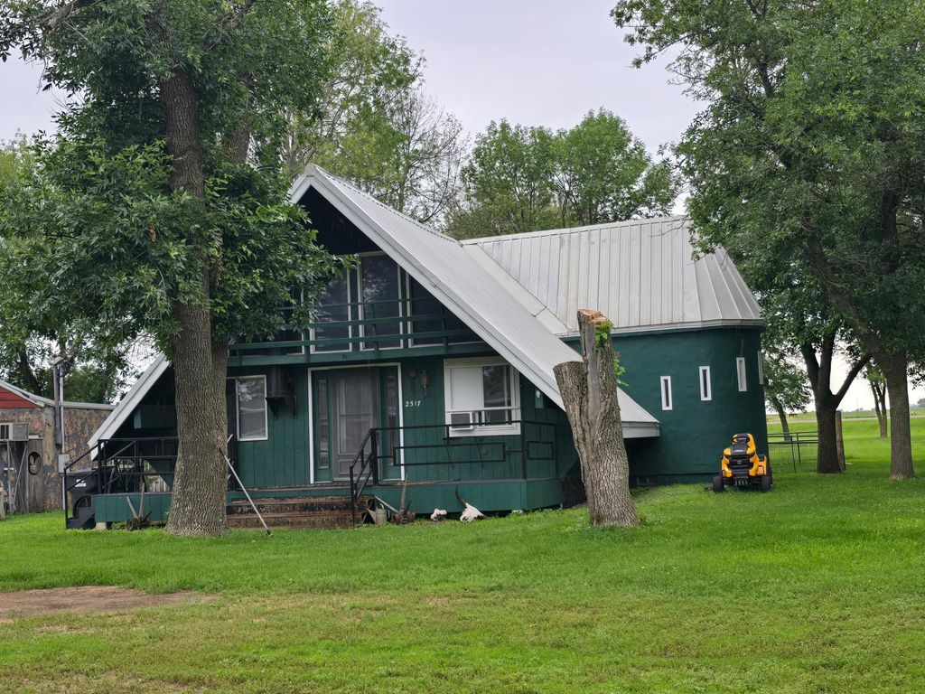 Photo of 2517 East Avenue, Worthington, MN 56187 (MLS # 7001933)