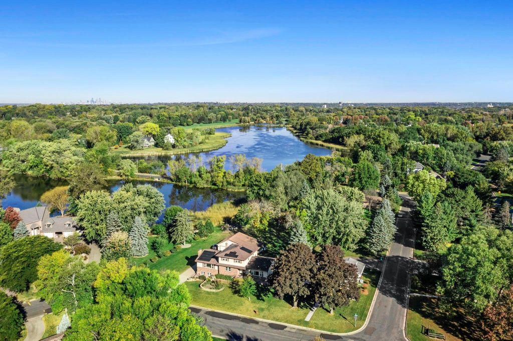 Photo of 901 Cheri Lane, Mendota Heights, MN 55120 (MLS # 7026761)