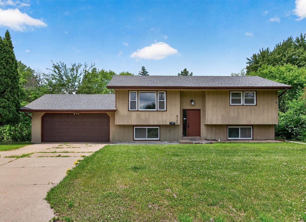 Photo of 6709 Colorado Avenue N, Brooklyn Park, MN 55429 (MLS # 7100402)