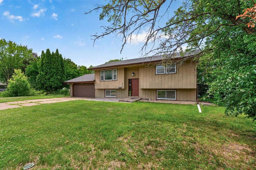 Photo of 6709 Colorado Avenue N, Brooklyn Park, MN 55429 (MLS # 7100402)