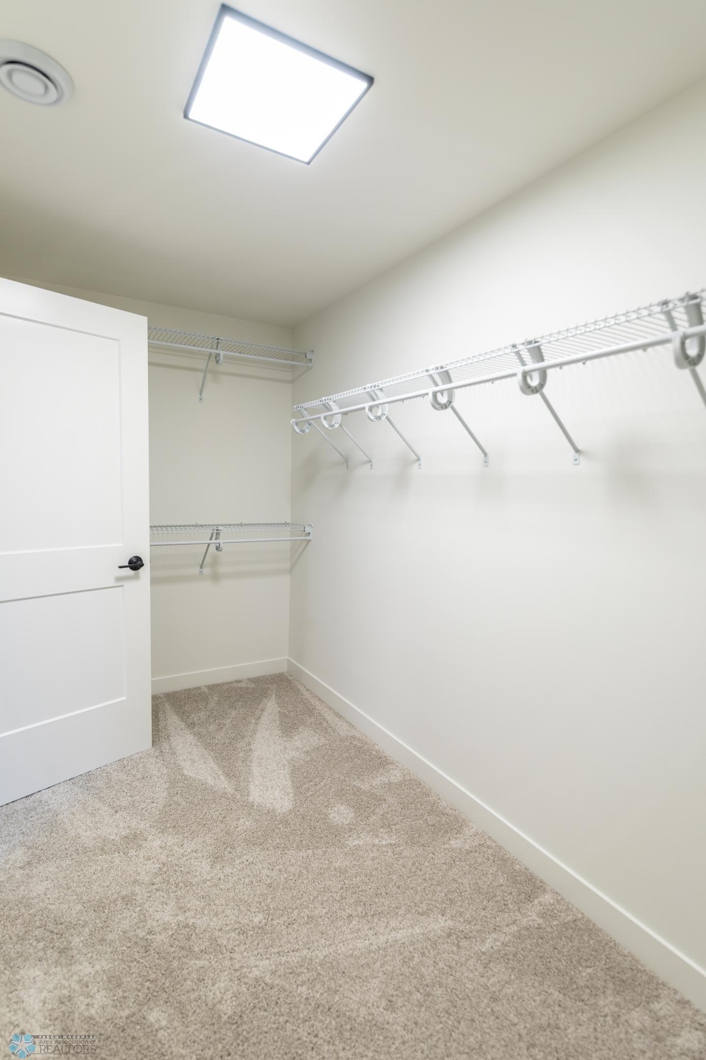 Horace, North Dakota 58047, United States, 5 Bedrooms Bedrooms, ,4 BathroomsBathrooms,Residential,Active,257181