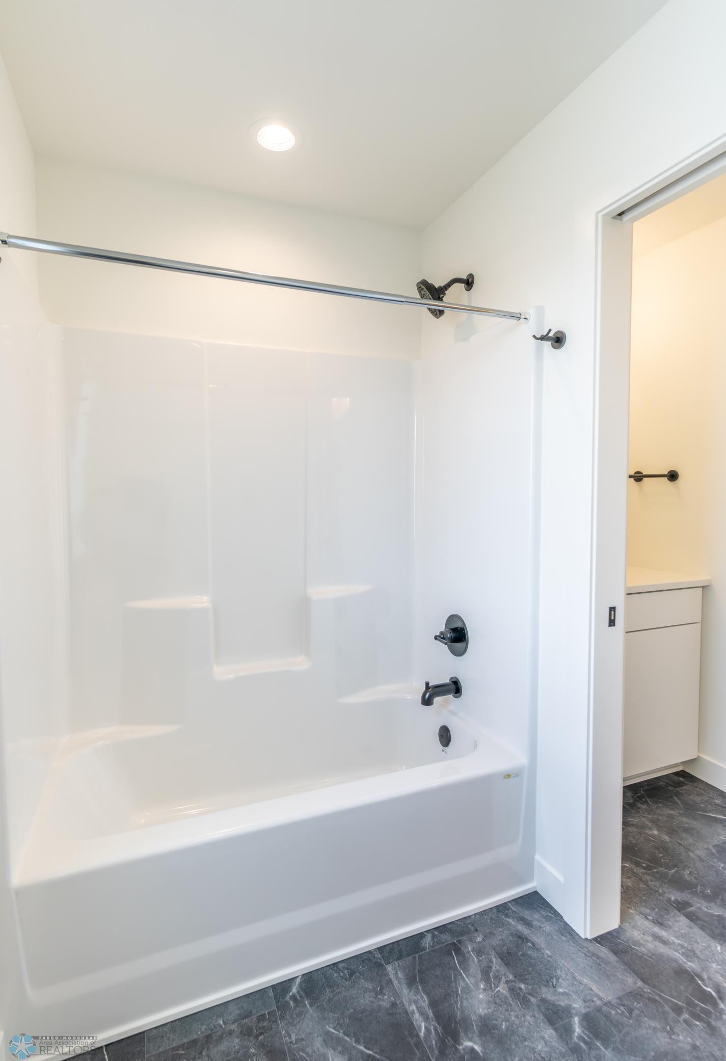 Horace, North Dakota 58047, United States, 5 Bedrooms Bedrooms, ,4 BathroomsBathrooms,Residential,Active,257181