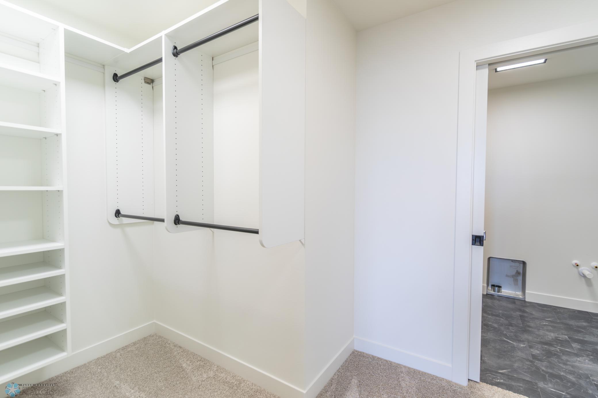 Horace, North Dakota 58047, United States, 5 Bedrooms Bedrooms, ,4 BathroomsBathrooms,Residential,Active,257181