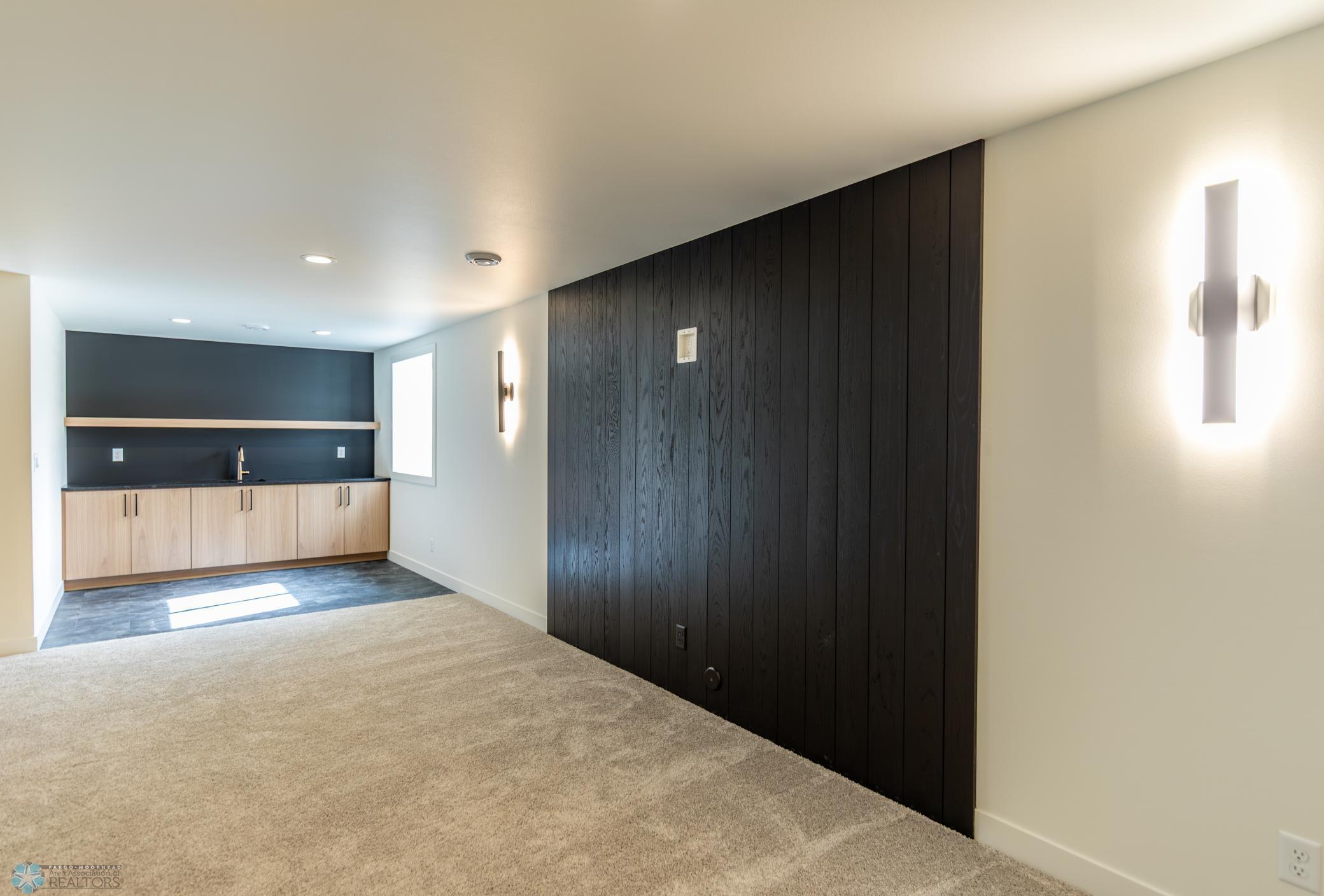 Horace, North Dakota 58047, United States, 5 Bedrooms Bedrooms, ,4 BathroomsBathrooms,Residential,Active,257181