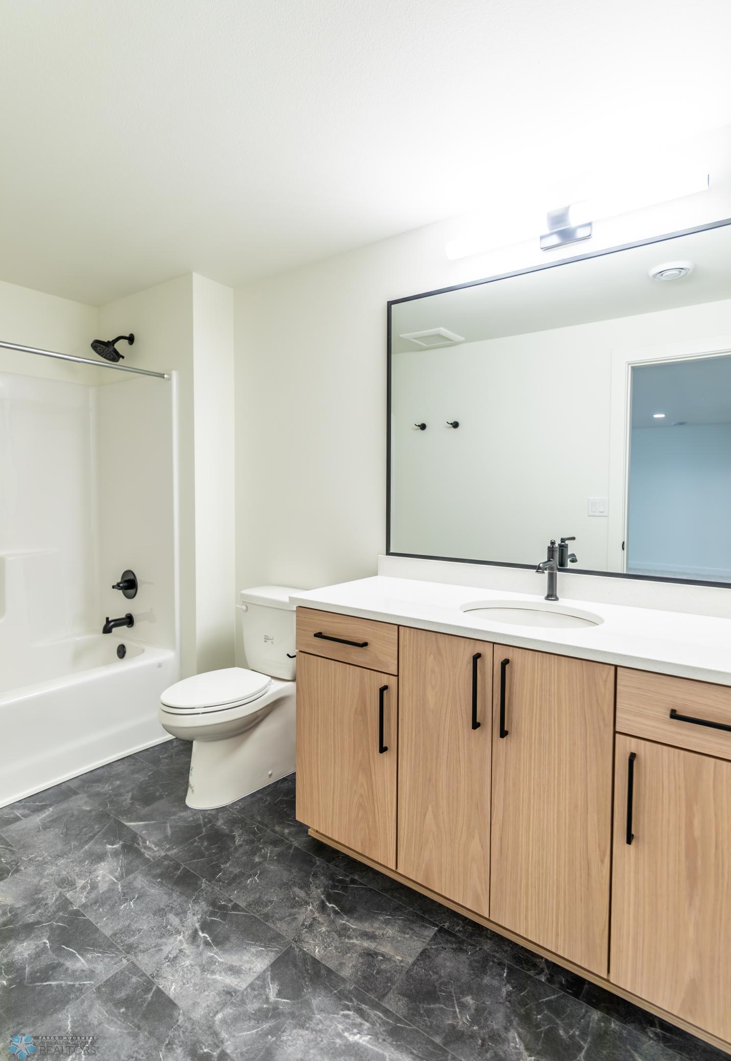 Horace, North Dakota 58047, United States, 5 Bedrooms Bedrooms, ,4 BathroomsBathrooms,Residential,Active,257181