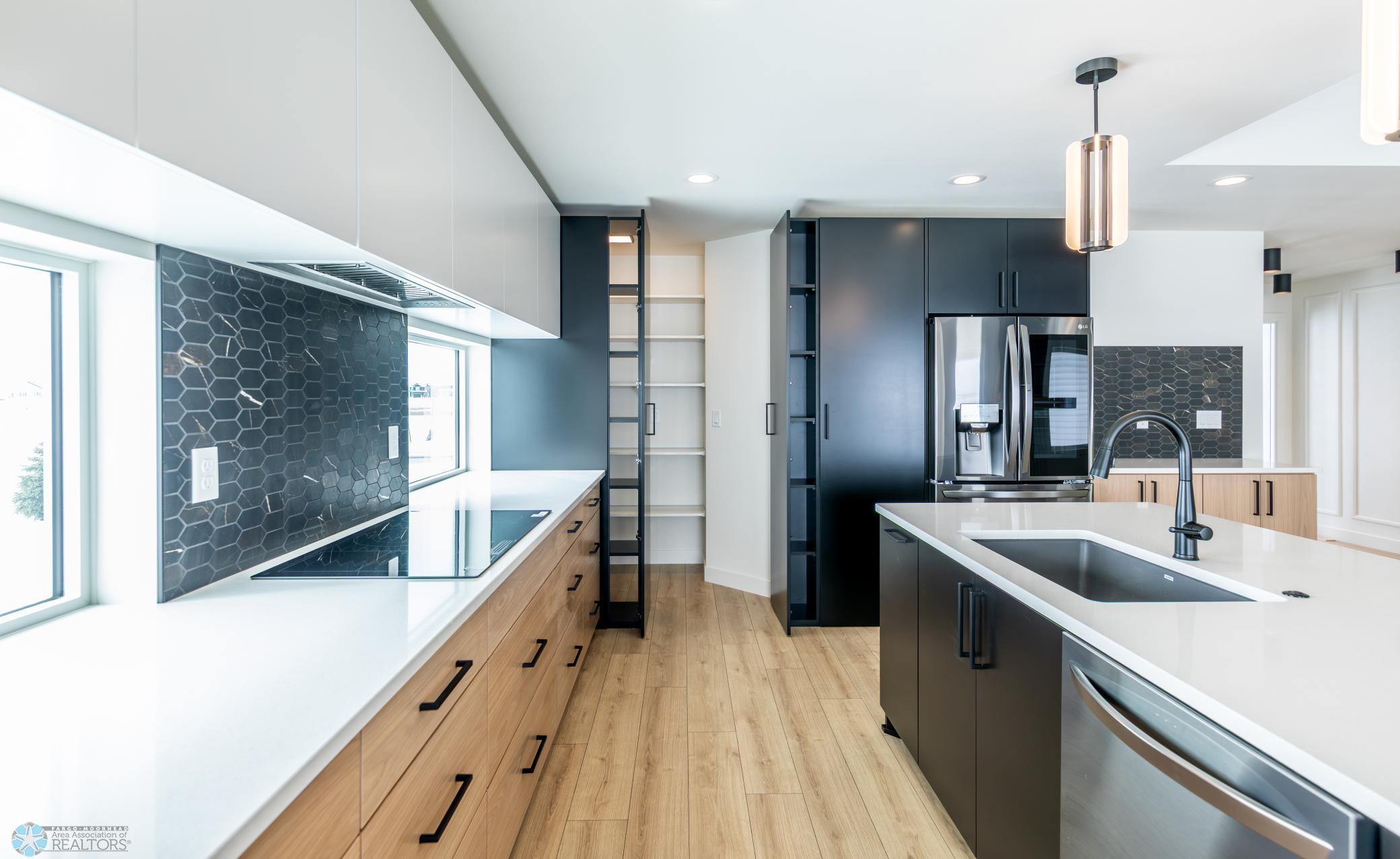 Horace, North Dakota 58047, United States, 5 Bedrooms Bedrooms, ,4 BathroomsBathrooms,Residential,Active,257181