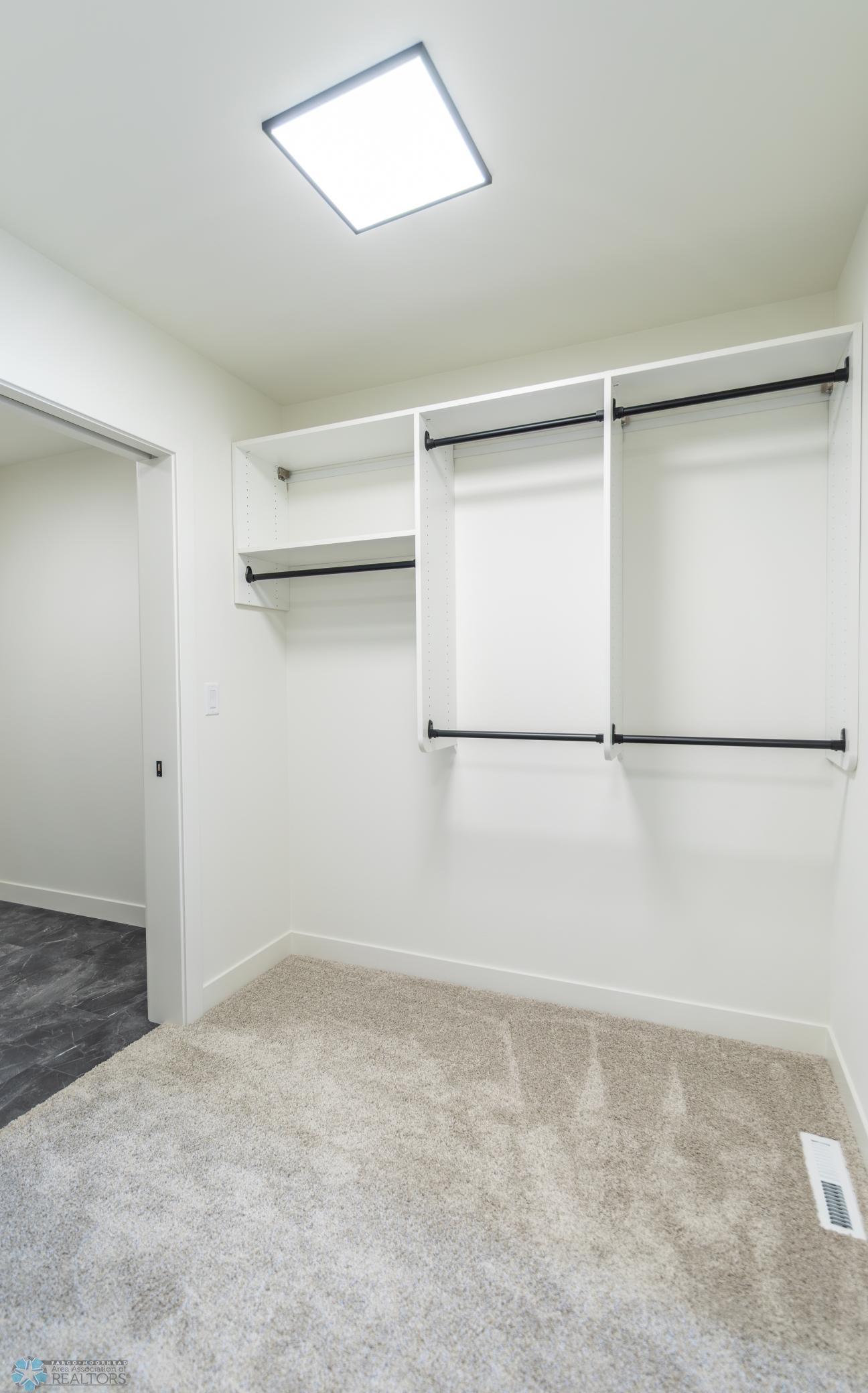 Horace, North Dakota 58047, United States, 5 Bedrooms Bedrooms, ,4 BathroomsBathrooms,Residential,Active,257181