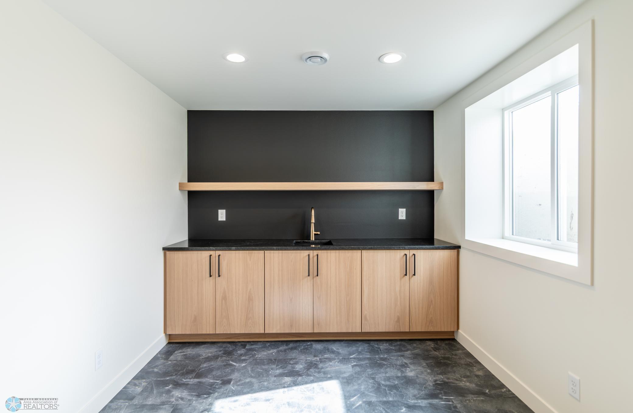 Horace, North Dakota 58047, United States, 5 Bedrooms Bedrooms, ,4 BathroomsBathrooms,Residential,Active,257181