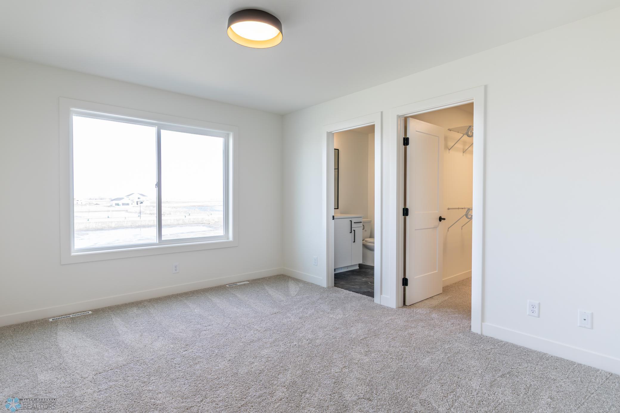 Horace, North Dakota 58047, United States, 5 Bedrooms Bedrooms, ,4 BathroomsBathrooms,Residential,Active,257181