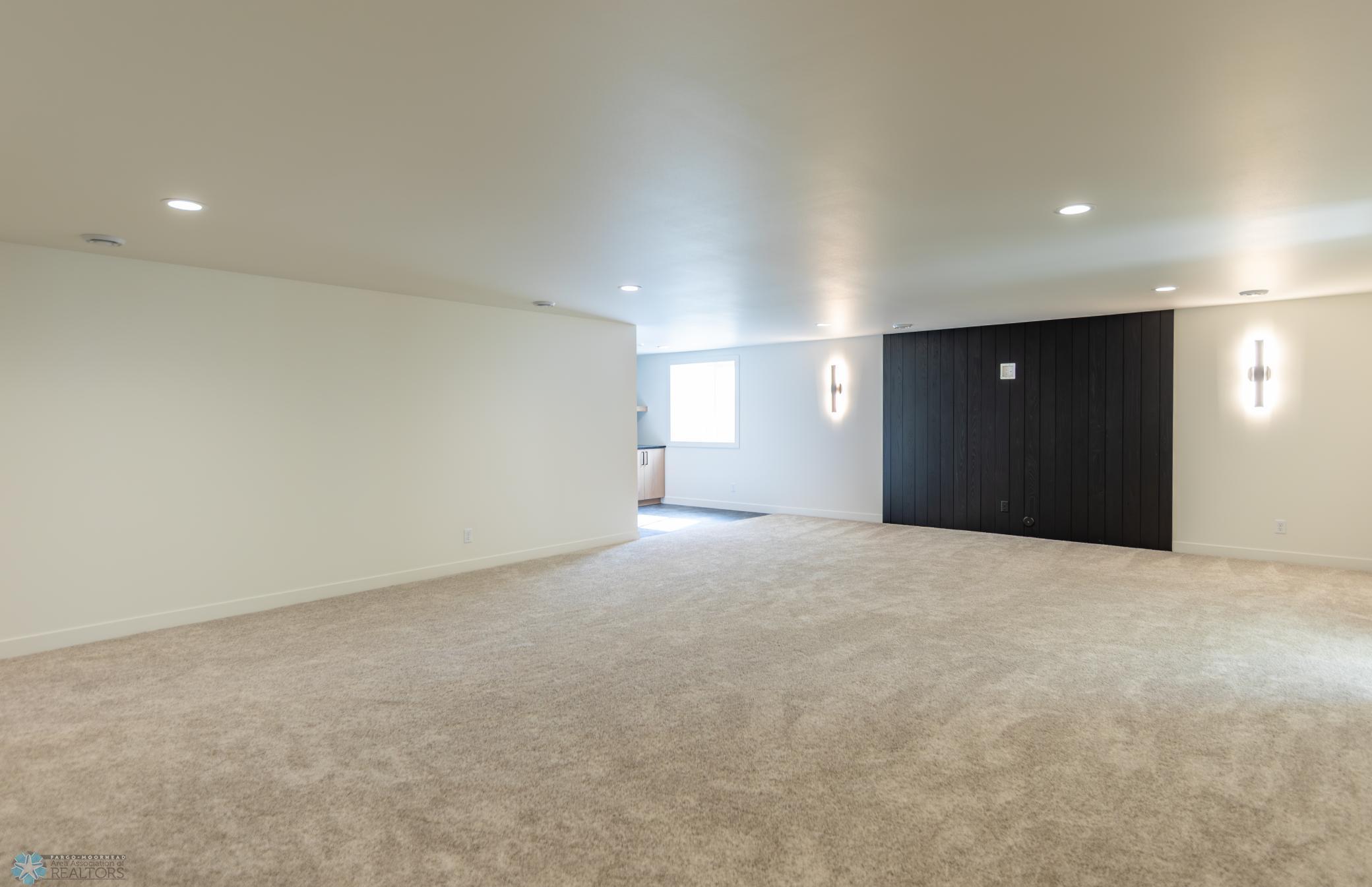 Horace, North Dakota 58047, United States, 5 Bedrooms Bedrooms, ,4 BathroomsBathrooms,Residential,Active,257181