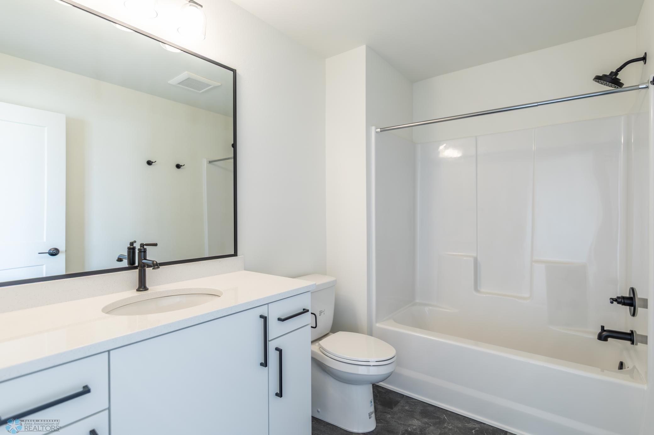 Horace, North Dakota 58047, United States, 5 Bedrooms Bedrooms, ,4 BathroomsBathrooms,Residential,Active,257181