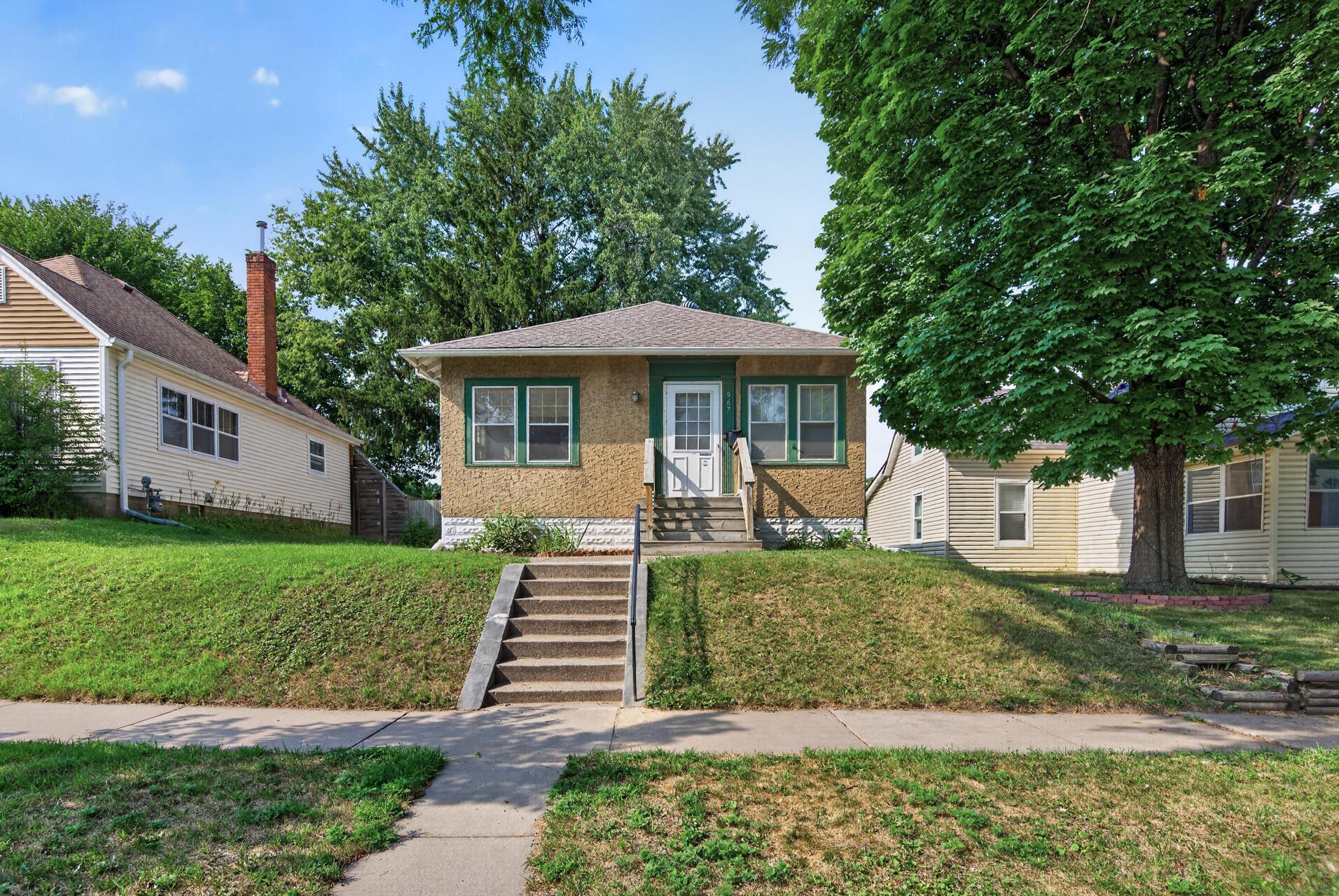 967 Rose Avenue E - Photo 2
