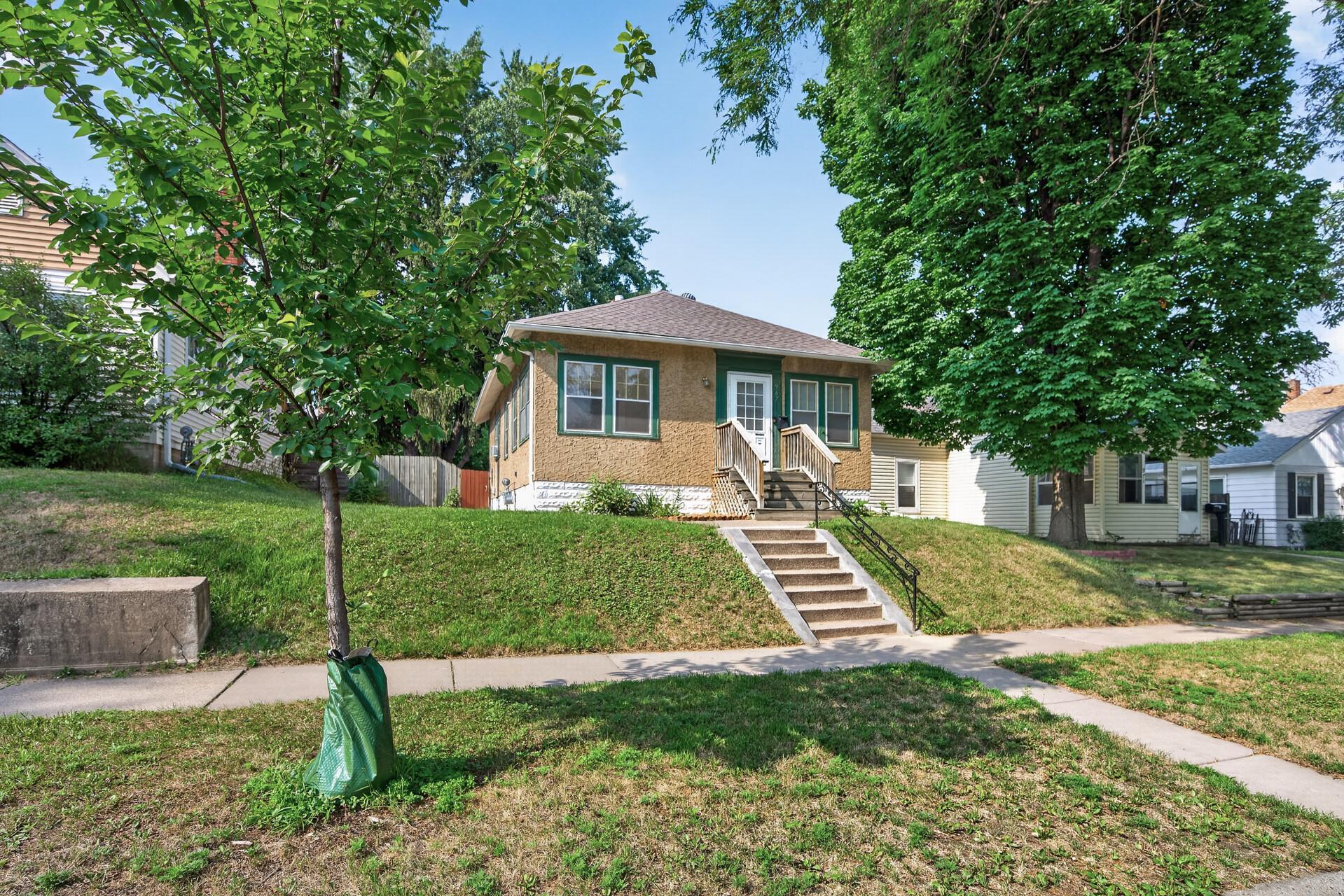 967 Rose Avenue E - Photo 3