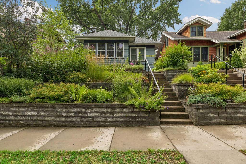 Photo of 1416 Saint Clair Avenue, Saint Paul, MN 55105 (MLS # 7117840)