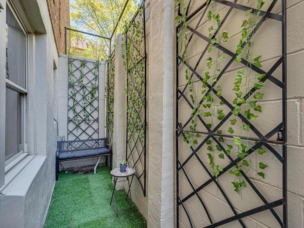 4136 Queen Avenue S 108