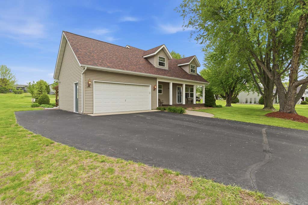Photo of 4488 Roberds Lake Trail, Faribault, MN 55021 (MLS # 7097912)