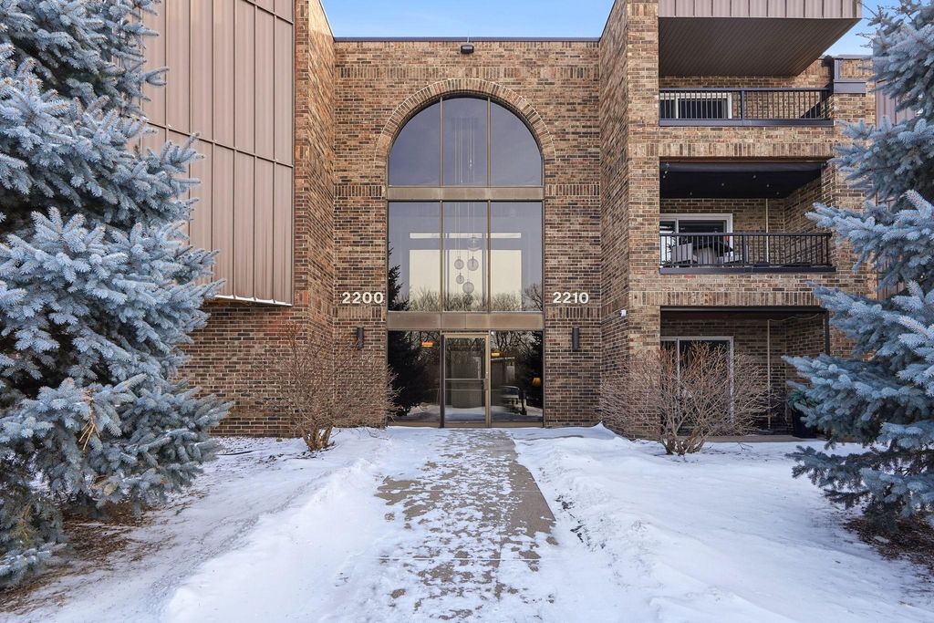 Photo of 2200 Midland Grove Road #210, Roseville, MN 55113 (MLS # 7006470)