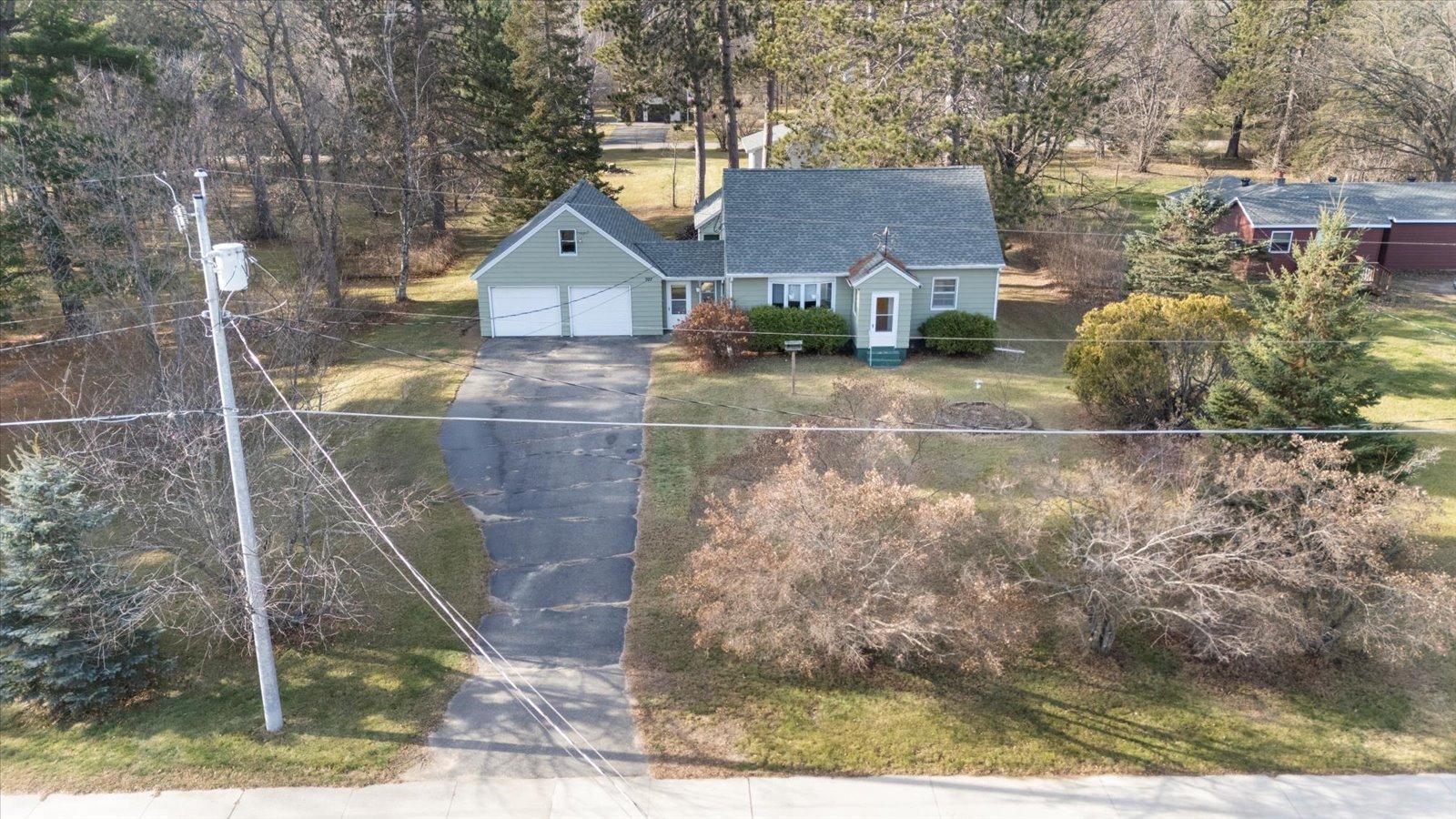 707 La Prairie Avenue