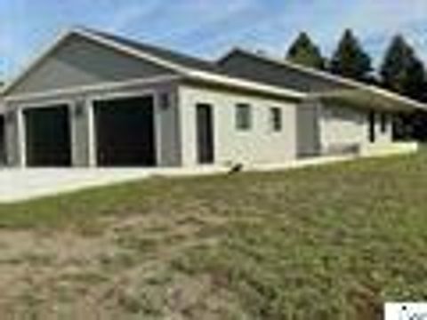 Photo of 2214 Lake Avenue, New Ulm, MN 56073 (MLS # 6810199) Photo of 2214 Lake Avenue, New Ulm, MN 56073 (MLS # 6810199)