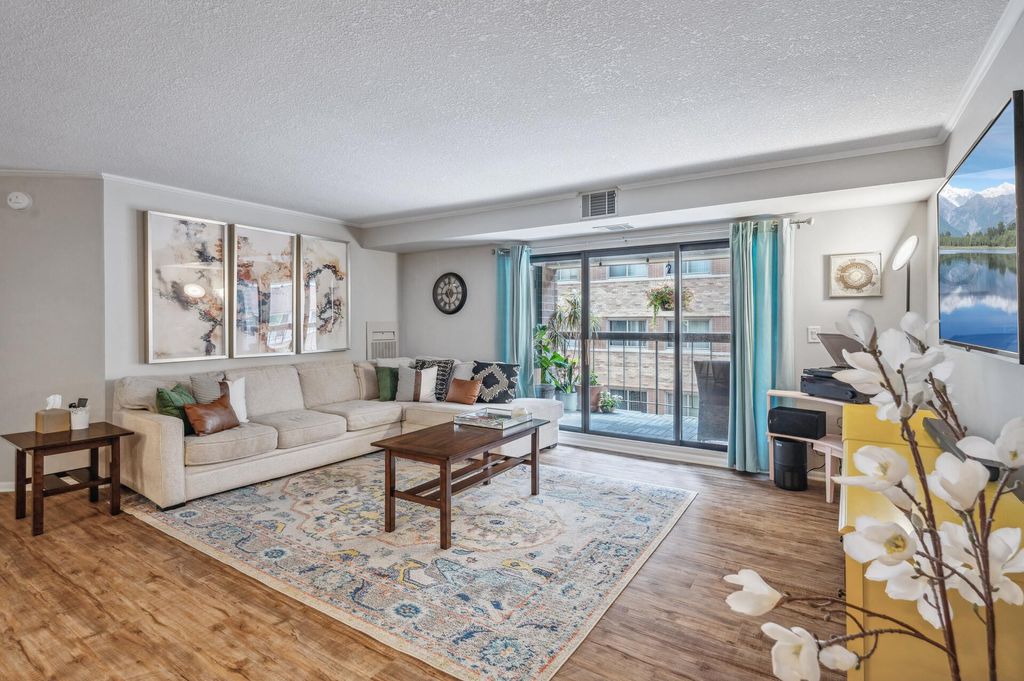 Photo of 2885 Knox Ave Ave S #405, Minneapolis, MN 55408 (MLS # 7071594)