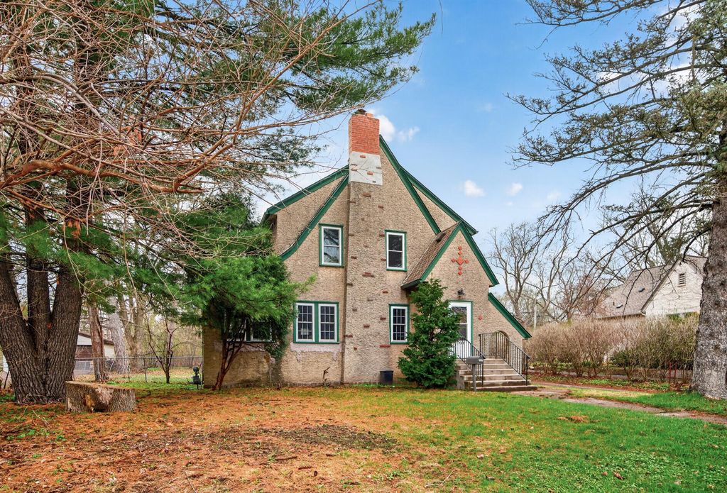 Photo of 1749 Hamline Avenue N, Falcon Heights, MN 55113 (MLS # 7045612)