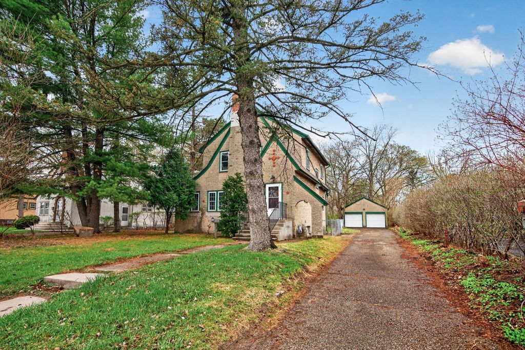 Photo of 1749 Hamline Avenue N, Falcon Heights, MN 55113 (MLS # 7045612)