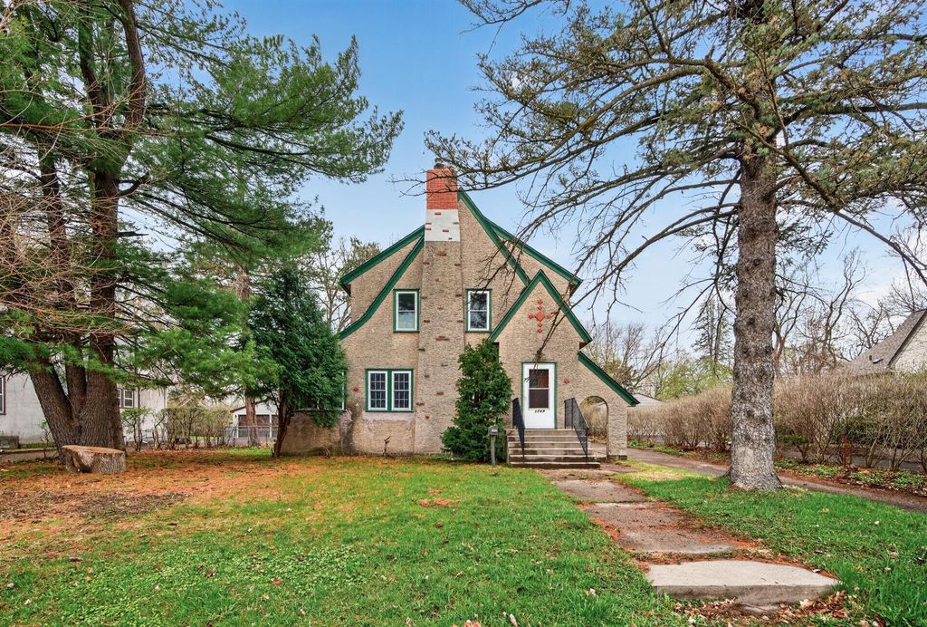 Photo of 1749 Hamline Avenue N, Falcon Heights, MN 55113 (MLS # 7045612)