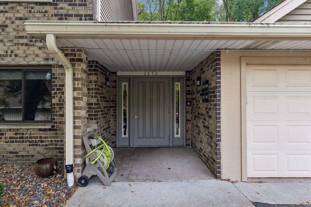 Photo of 1573 Cohansey Street #204, Saint Paul, MN 55117 (MLS # 7139075)