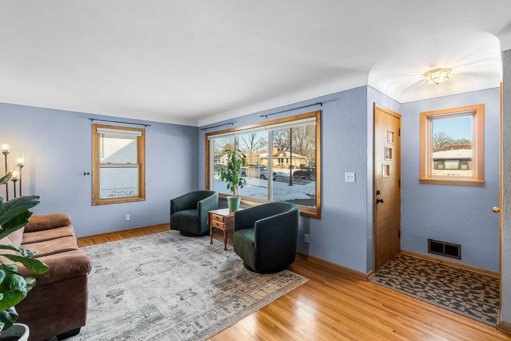 Photo of 1521 Atlantic Street, Saint Paul, MN 55106 (MLS # 7008099)