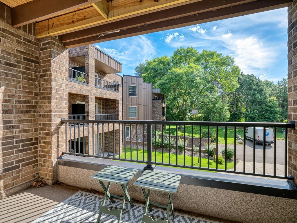 2220 Midland Grove Road 202